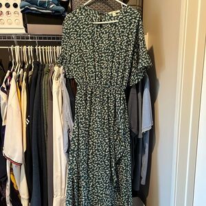 Flowy Francesca’s Maxi Dress. Size large.
